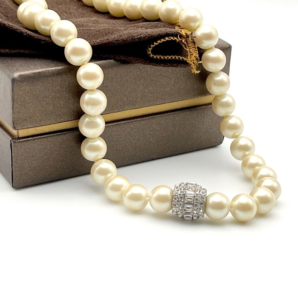 CAROLEE LUX Faux Pearls - Picture 1 of 8
